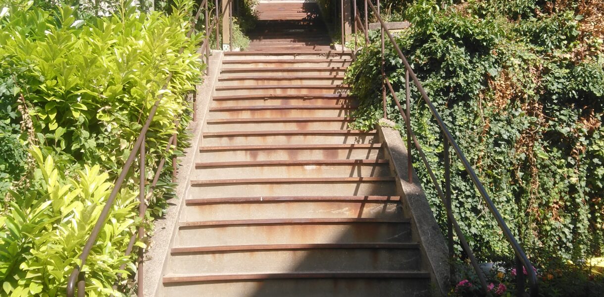 step by step, pas à pas, avancer en conscience